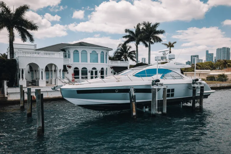 Slide: The Image of Azimut 55S 2017 - 16