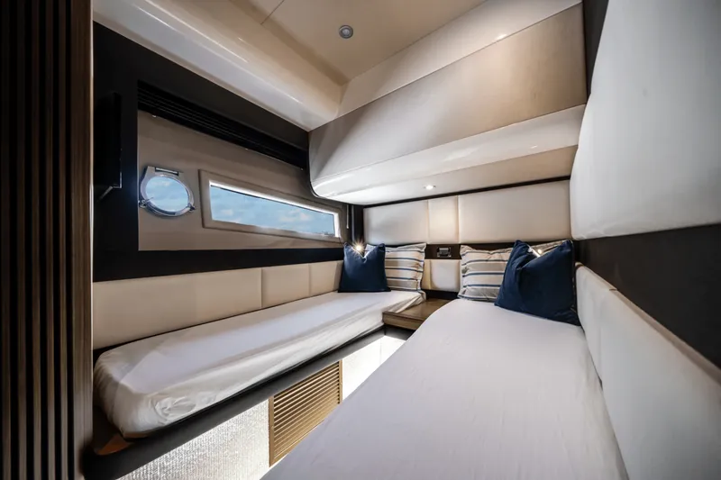 Slide: The Image of Azimut 55S 2017 - 18