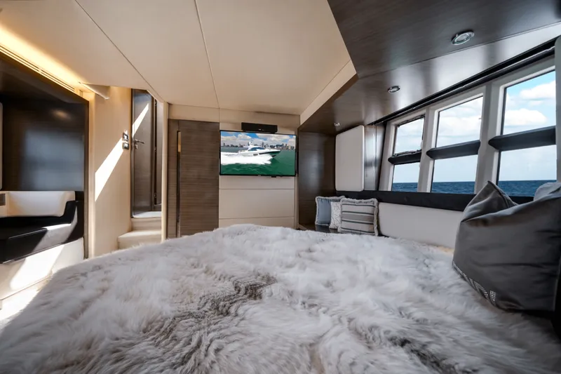Slide: The Image of Azimut 55S 2017 - 26