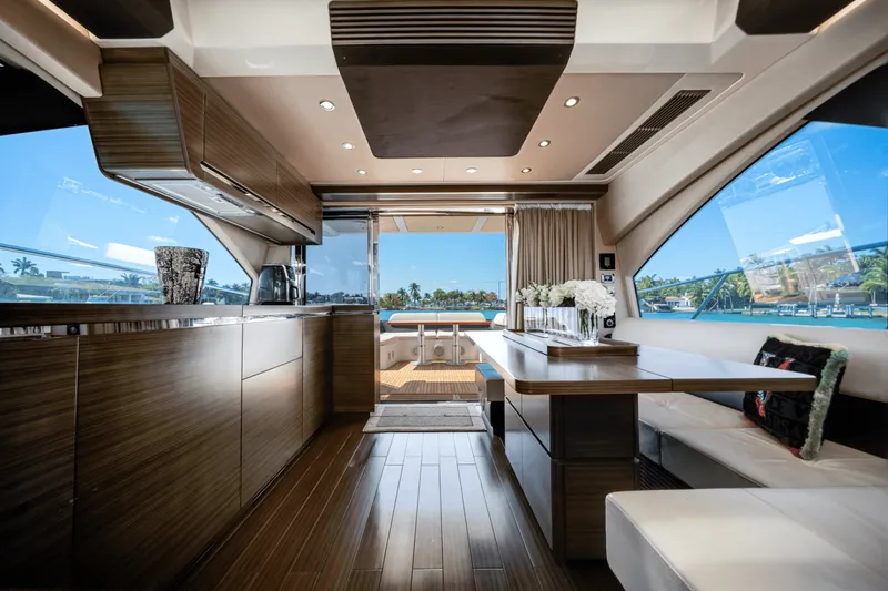 Slide: The Image of Azimut 55S 2017 - 35