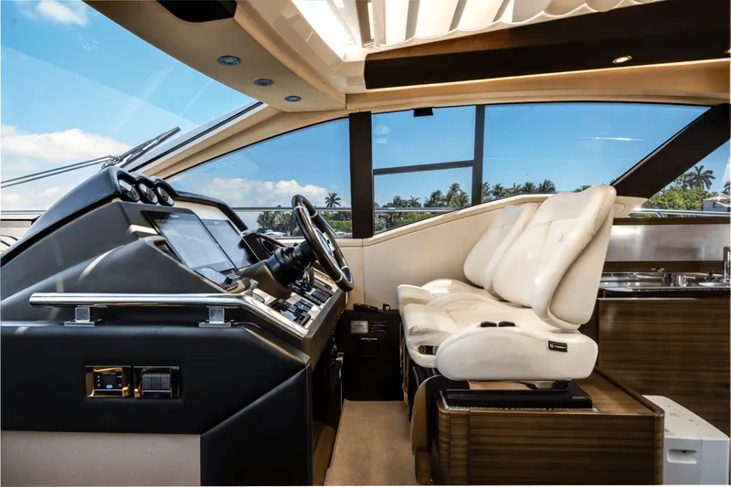 Slide: The Image of Azimut 55S 2017 - 41