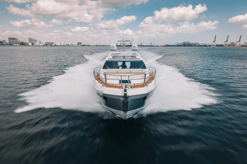 Slide: The Image of Azimut 55S 2017 - 7