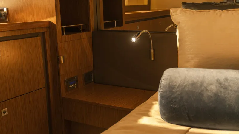 Slide: The Image of Sea Ray 51 Flybridge 2017 - 17