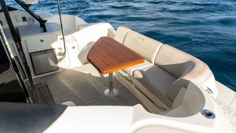 Slide: The Image of Sea Ray 51 Flybridge 2017 - 21