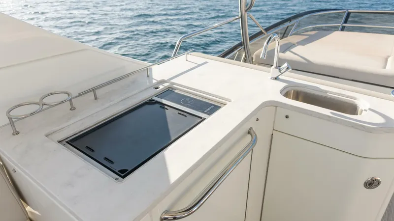 Slide: The Image of Sea Ray 51 Flybridge 2017 - 27