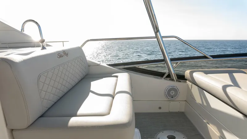 Slide: The Image of Sea Ray 51 Flybridge 2017 - 28