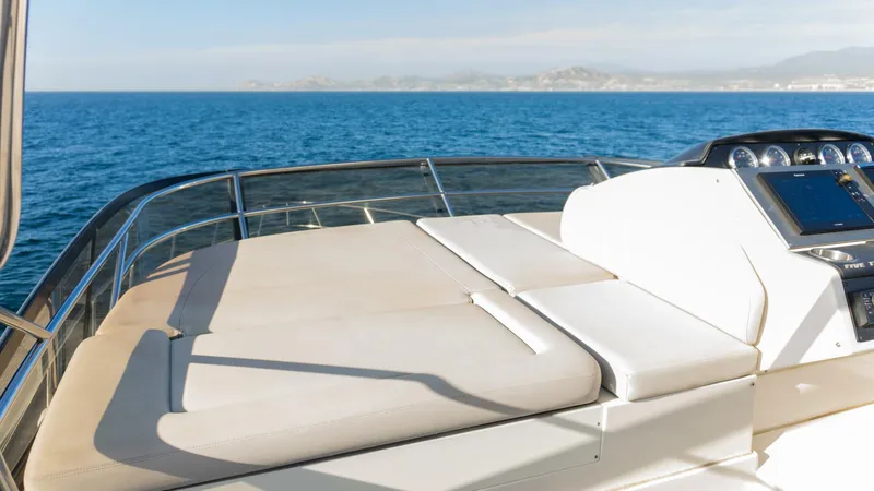 Slide: The Image of Sea Ray 51 Flybridge 2017 - 29