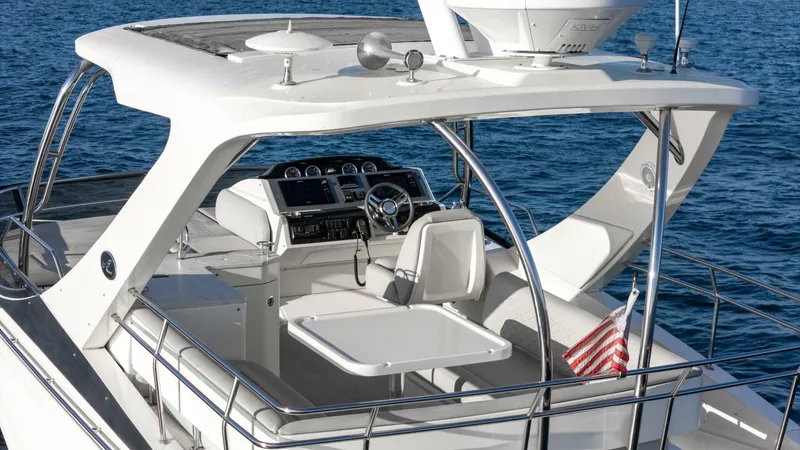 Slide: The Image of Sea Ray 51 Flybridge 2017 - 42