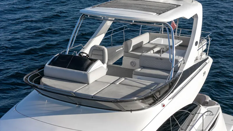 Slide: The Image of Sea Ray 51 Flybridge 2017 - 43