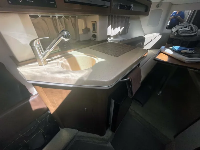Slide: The Image of Sea Ray 260 Sundancer 2015 - 29