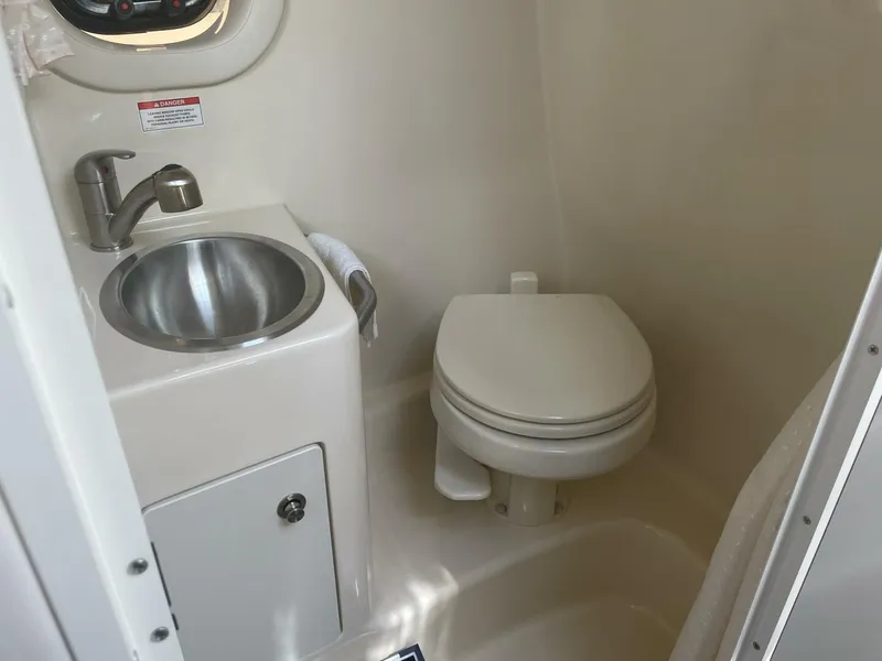 Slide: The Image of Sea Ray 260 Sundancer 2015 - 41