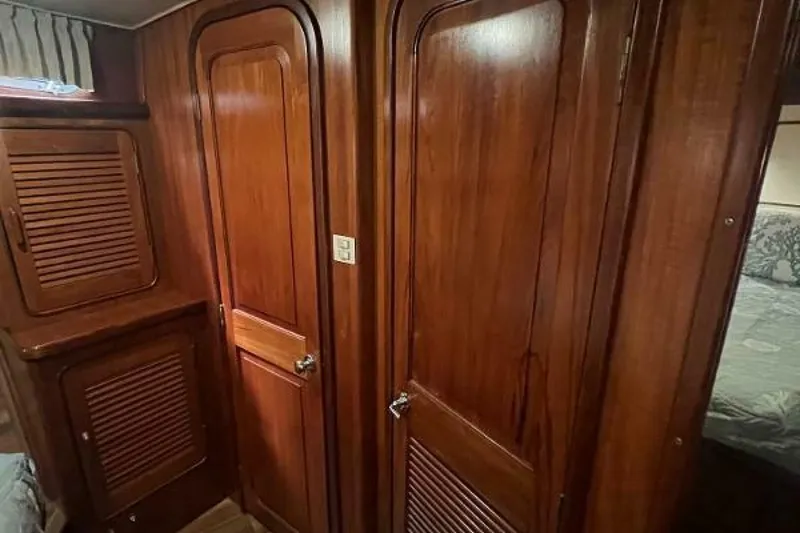 Slide: The Image of Gulfstar 44 Aft Cabin MY 1986 - 35