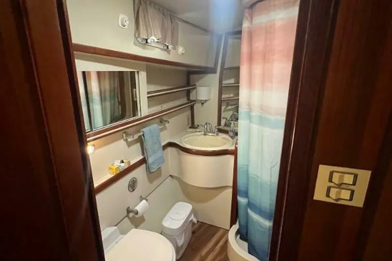 Slide: The Image of Gulfstar 44 Aft Cabin MY 1986 - 36