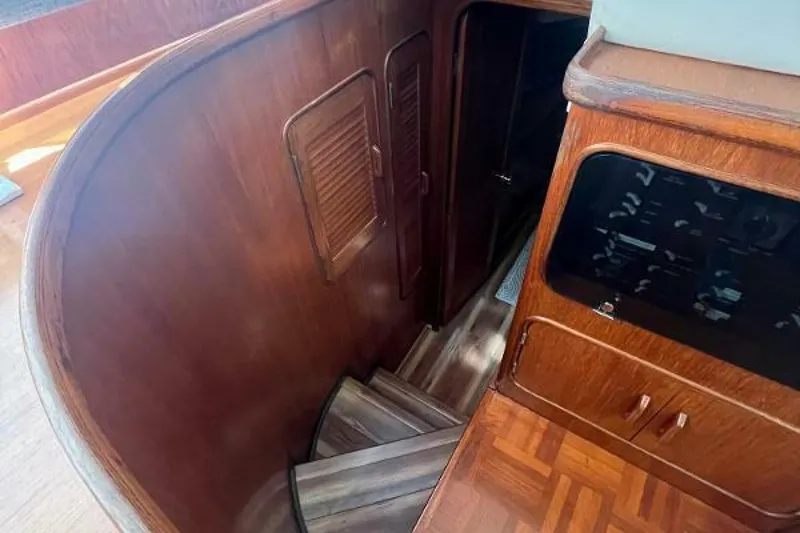 Slide: The Image of Gulfstar 44 Aft Cabin MY 1986 - 37