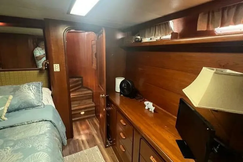 Slide: The Image of Gulfstar 44 Aft Cabin MY 1986 - 39