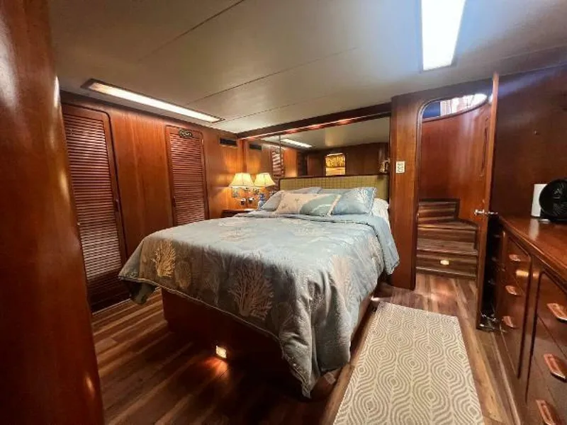 Slide: The Image of Gulfstar 44 Aft Cabin MY 1986 - 40