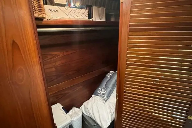 Slide: The Image of Gulfstar 44 Aft Cabin MY 1986 - 42