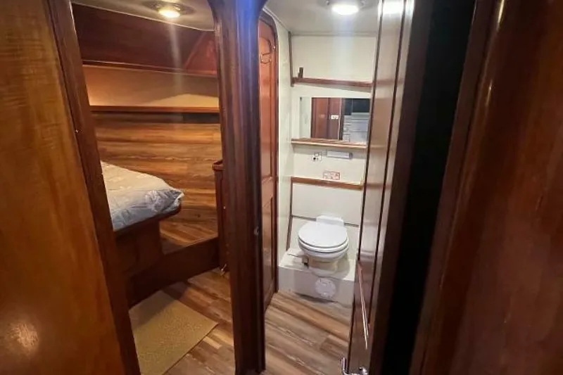 Slide: The Image of Gulfstar 44 Aft Cabin MY 1986 - 57