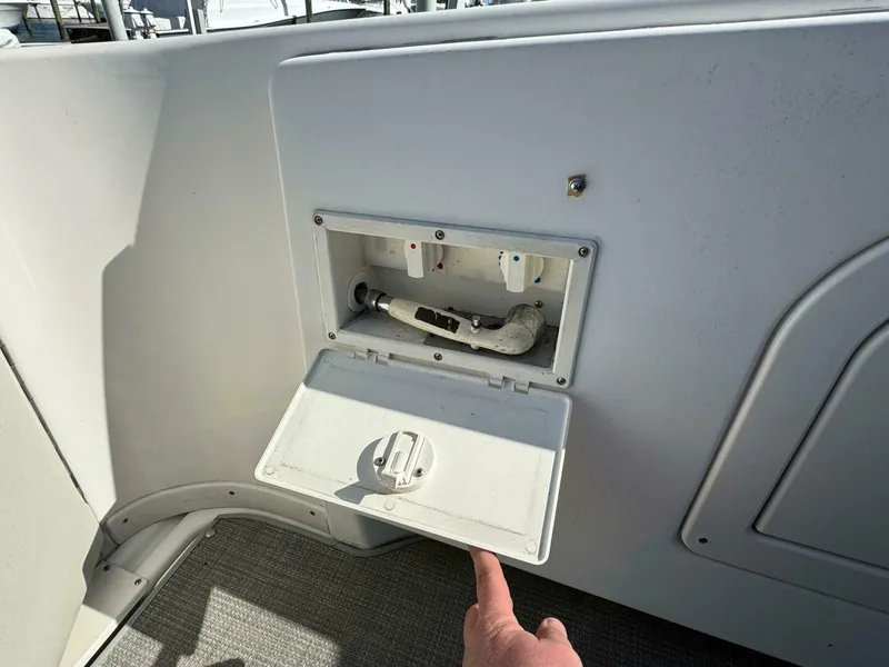 Slide: The Image of Sea Ray 450 Sundancer 1997 - 16