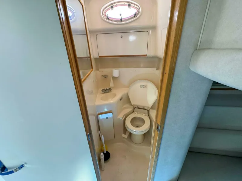 Slide: The Image of Sea Ray 450 Sundancer 1997 - 19