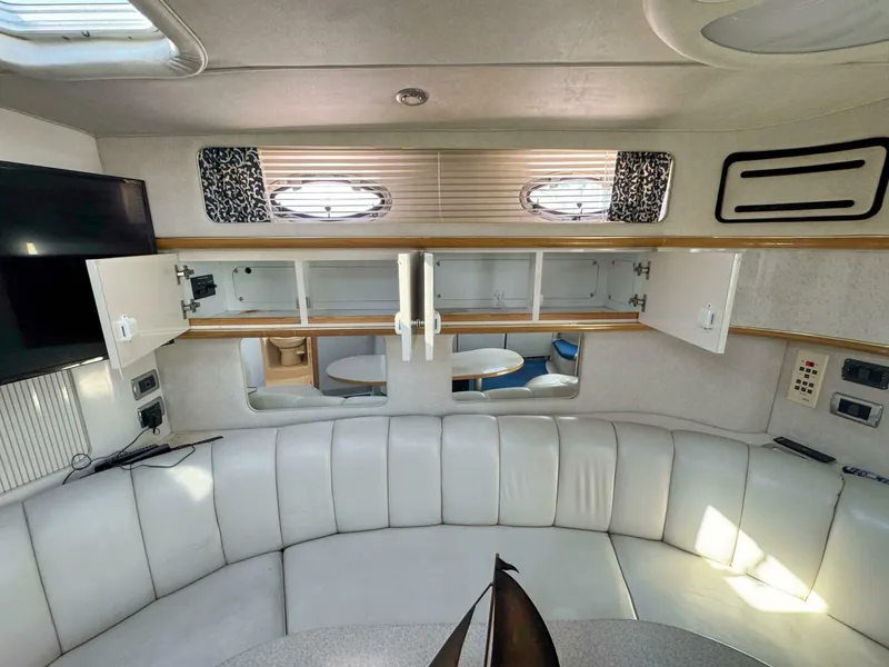 Slide: The Image of Sea Ray 450 Sundancer 1997 - 22