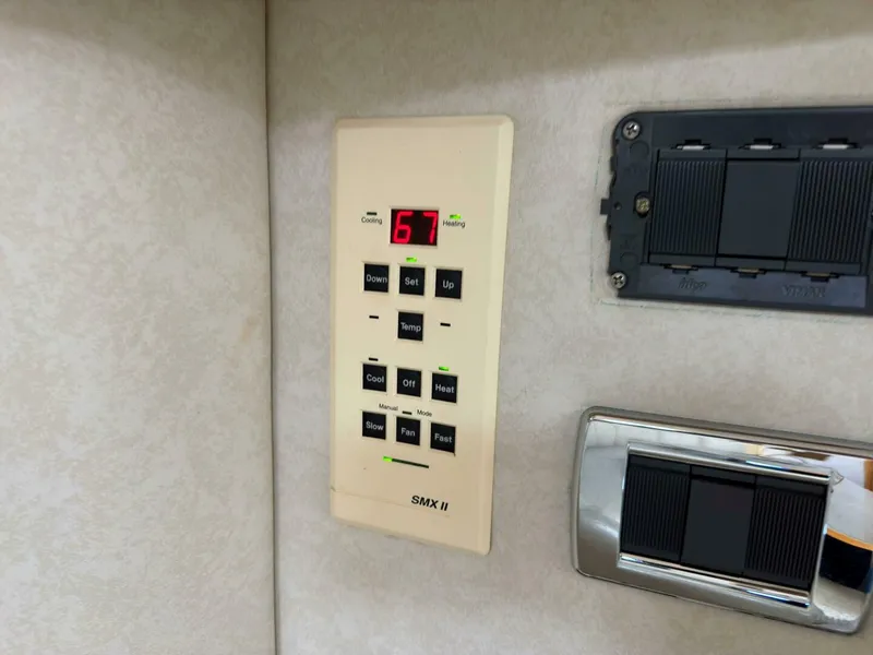 Slide: The Image of Sea Ray 450 Sundancer 1997 - 23