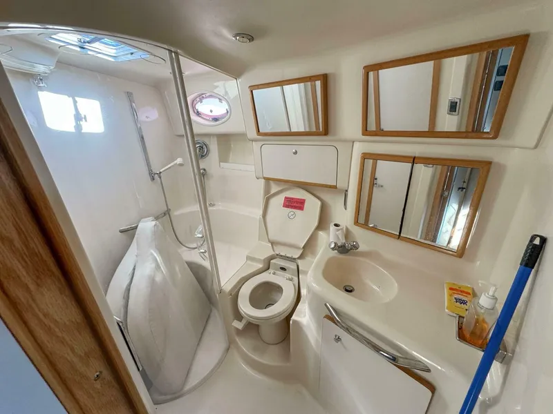 Slide: The Image of Sea Ray 450 Sundancer 1997 - 24