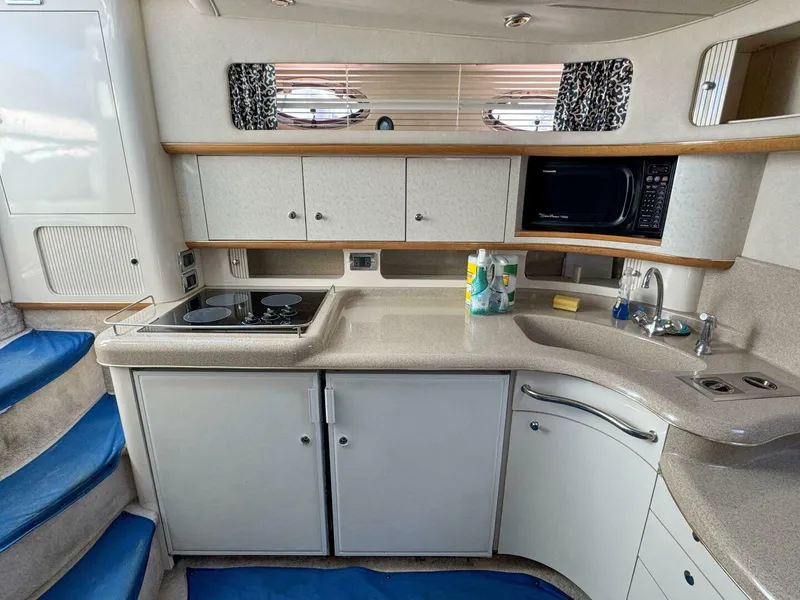 Slide: The Image of Sea Ray 450 Sundancer 1997 - 28