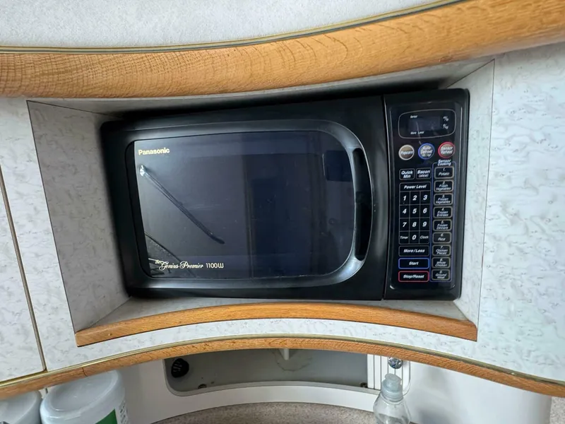 Slide: The Image of Sea Ray 450 Sundancer 1997 - 31