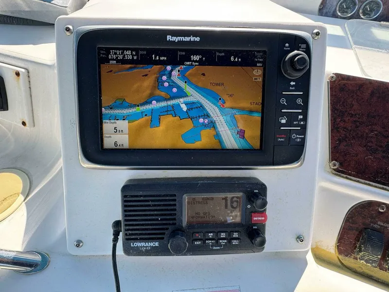 Slide: The Image of Sea Ray 450 Sundancer 1997 - 5