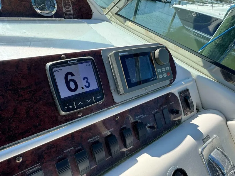 Slide: The Image of Sea Ray 450 Sundancer 1997 - 6