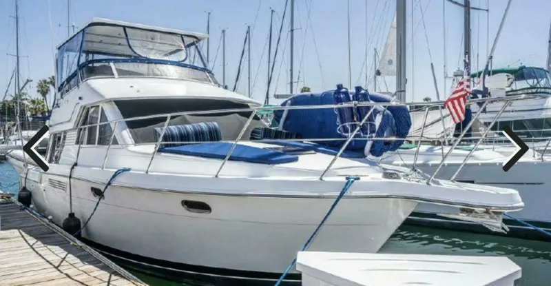 The Image of Carver Yachts 370 1999 - 0