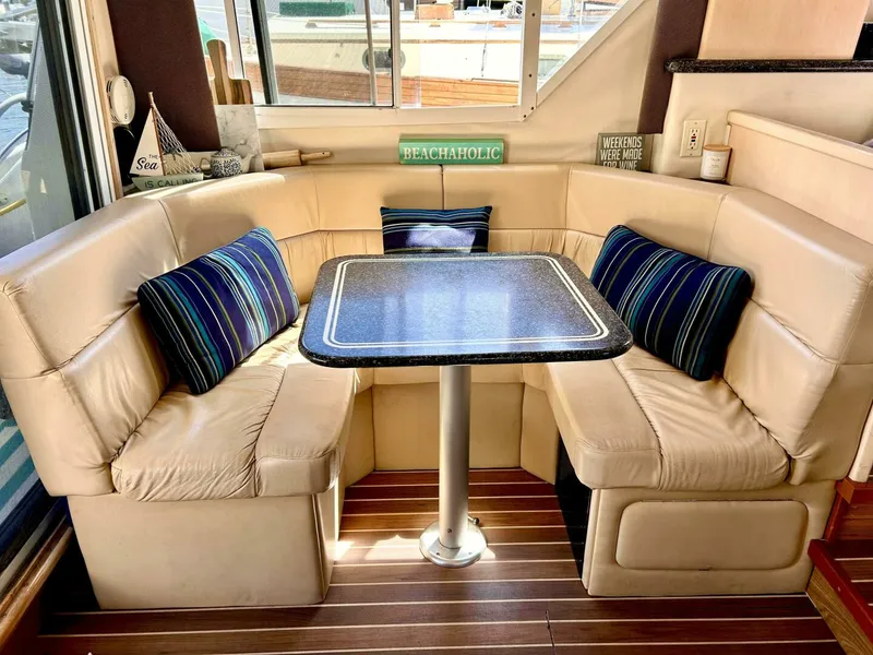Slide: The Image of Carver Yachts 370 1999 - 3