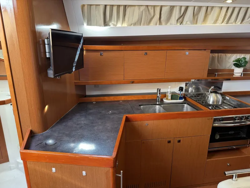 Slide: The Image of Beneteau Oceanis 45 2016 - 28