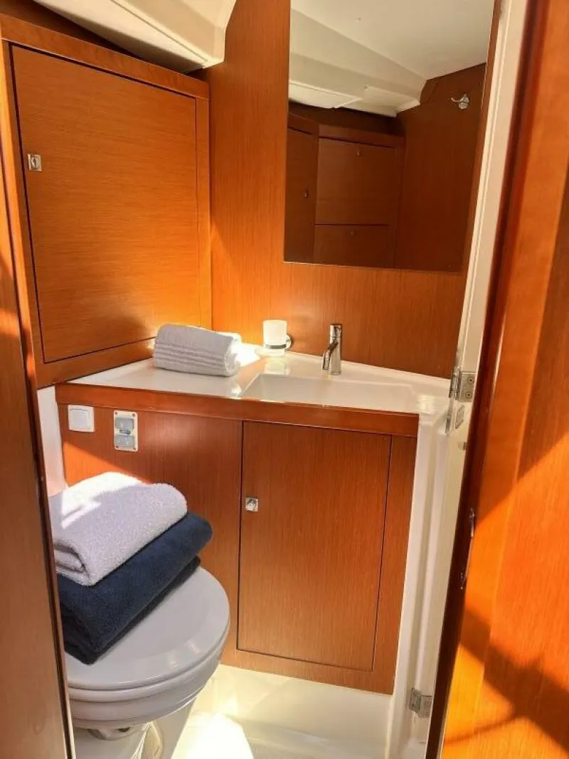 Slide: The Image of Beneteau Oceanis 45 2016 - 46