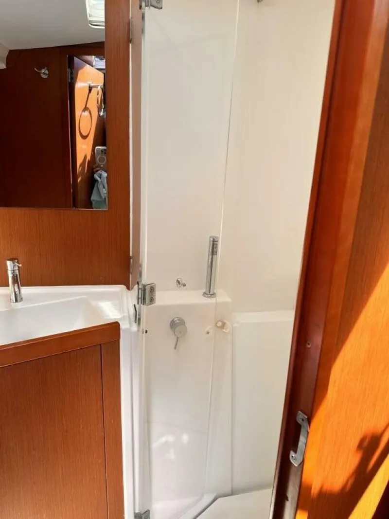 Slide: The Image of Beneteau Oceanis 45 2016 - 49