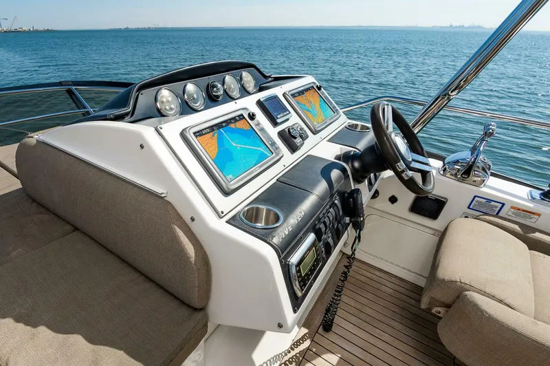 Slide: The Image of Sea Ray 510 Fly 2015 - 18