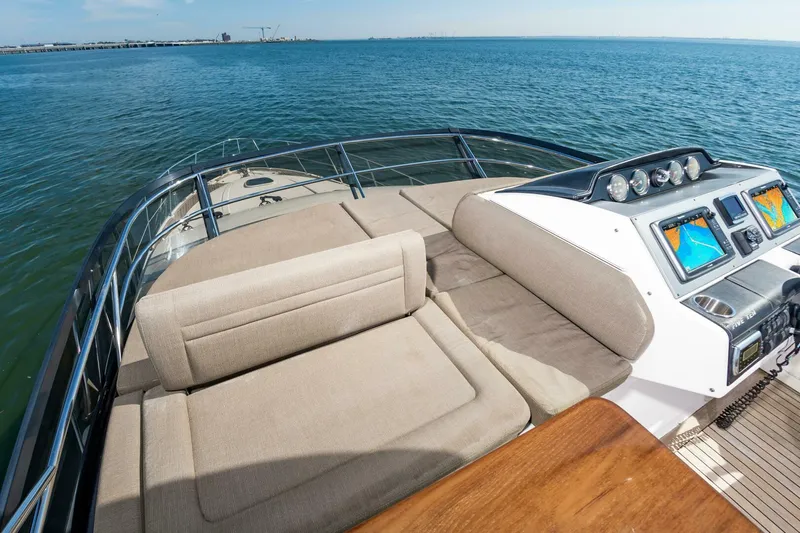 Slide: The Image of Sea Ray 510 Fly 2015 - 19