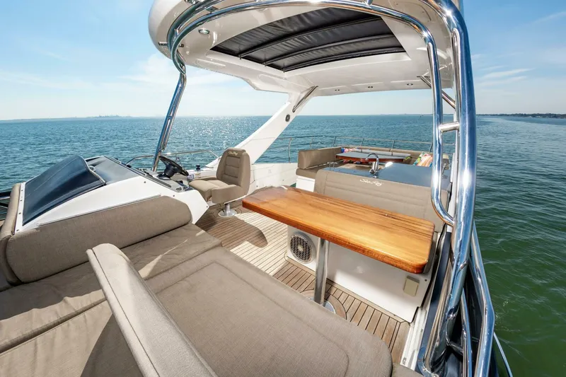 Slide: The Image of Sea Ray 510 Fly 2015 - 20