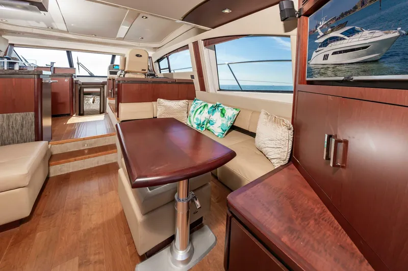 Slide: The Image of Sea Ray 510 Fly 2015 - 23