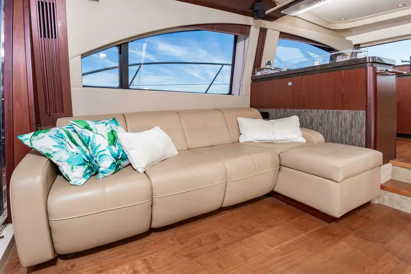Slide: The Image of Sea Ray 510 Fly 2015 - 24