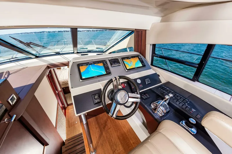 Slide: The Image of Sea Ray 510 Fly 2015 - 27