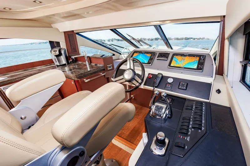 Slide: The Image of Sea Ray 510 Fly 2015 - 30