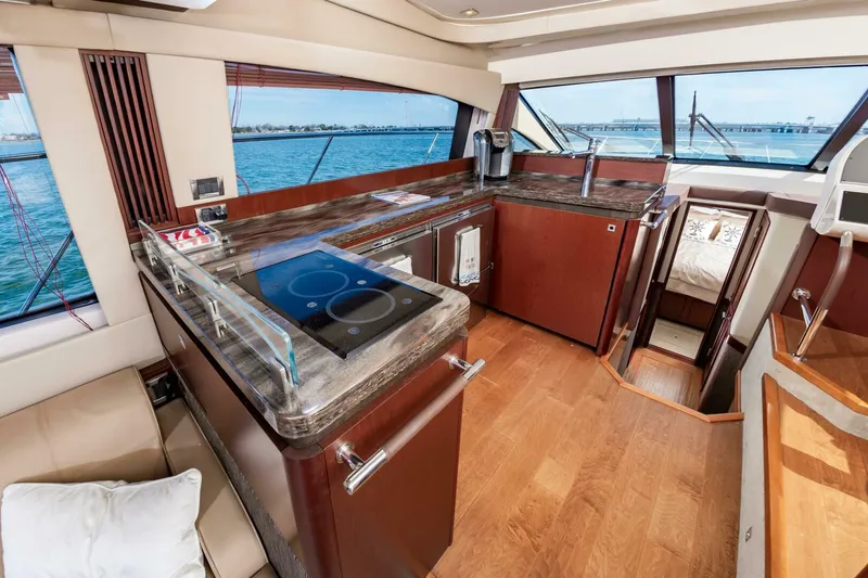 Slide: The Image of Sea Ray 510 Fly 2015 - 31