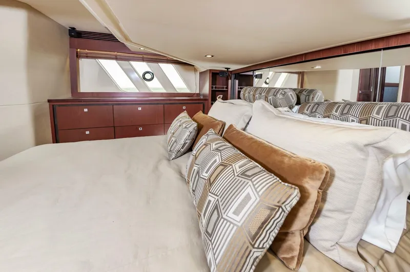 Slide: The Image of Sea Ray 510 Fly 2015 - 36