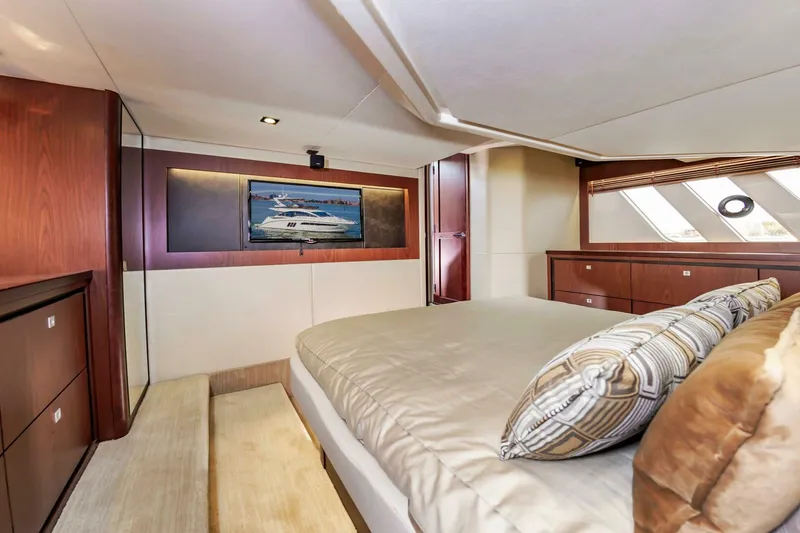 Slide: The Image of Sea Ray 510 Fly 2015 - 37