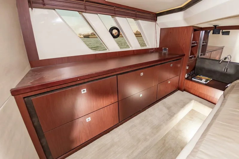 Slide: The Image of Sea Ray 510 Fly 2015 - 40