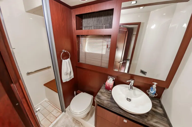 Slide: The Image of Sea Ray 510 Fly 2015 - 42
