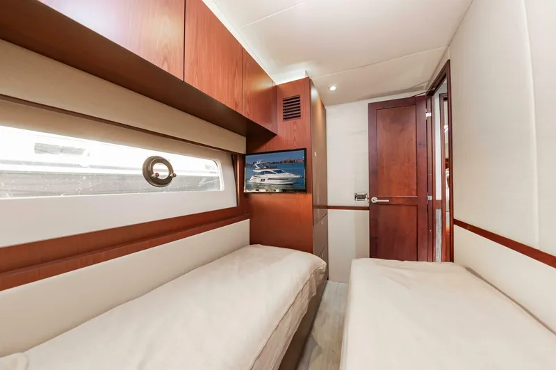 Slide: The Image of Sea Ray 510 Fly 2015 - 47