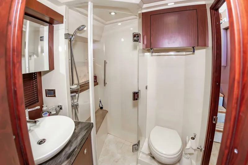 Slide: The Image of Sea Ray 510 Fly 2015 - 49